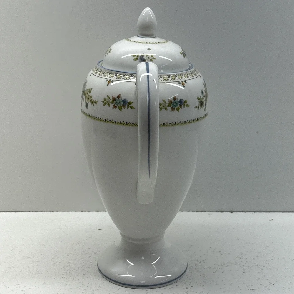 Wedgwood Petersham Fine Bone China Coffee Pot England Floral Tea Pot EUC